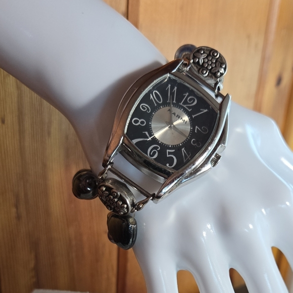 NARMI FASHION WATCH GLASS BEAD STRETCH BRACELET - Picture 1 of 5